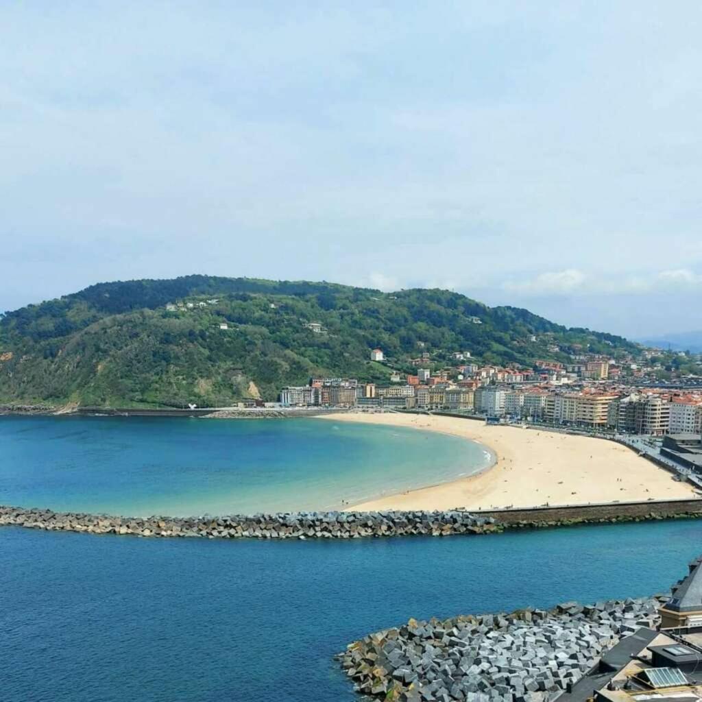 Casa Playa Zurriola-Aviso-Obras En La Fachada Del Patio Hasta Mayo O Junio-No Ha Habido Quejas Por El Ruido-Precio Bajo- House Playa Zurriola-Warning-Works On The Facade Of The Patio Until May Or June-There Have Been No Noise Complaints- Low Price San Sebastián Exteriör bild